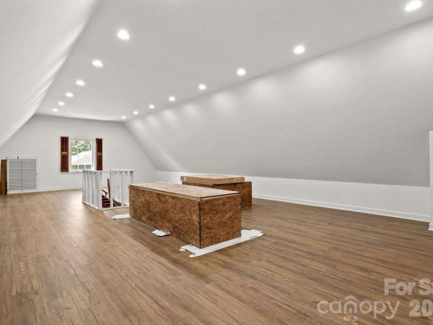 5335 Lansing Drive, Charlotte, NC 28270.  MLS# CAR4366820, YatesRealty ID 18600. 