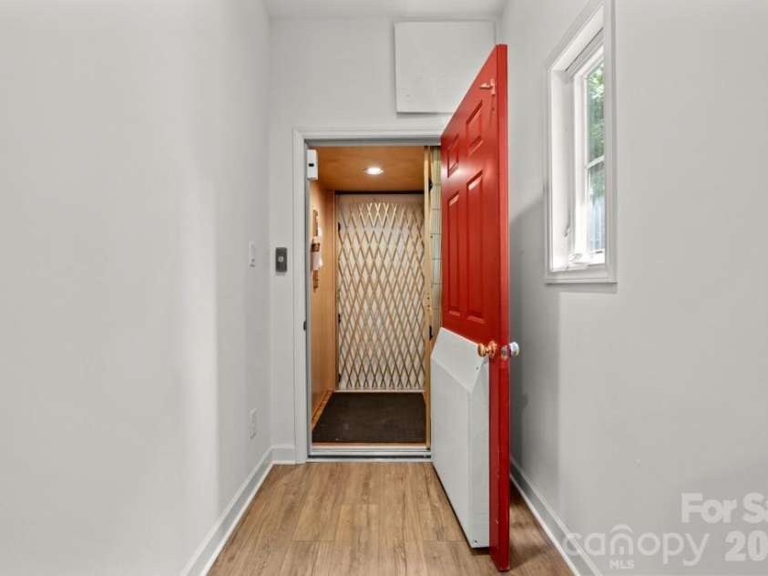 5335 Lansing Drive, Charlotte, NC 28270.  MLS# CAR4366820, YatesRealty ID 18600. 