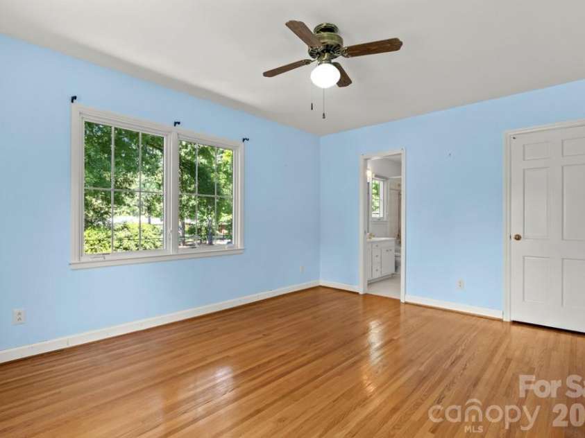5335 Lansing Drive, Charlotte, NC 28270.  MLS# CAR4366820, YatesRealty ID 18600. 