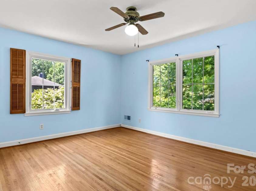 5335 Lansing Drive, Charlotte, NC 28270.  MLS# CAR4366820, YatesRealty ID 18600. 