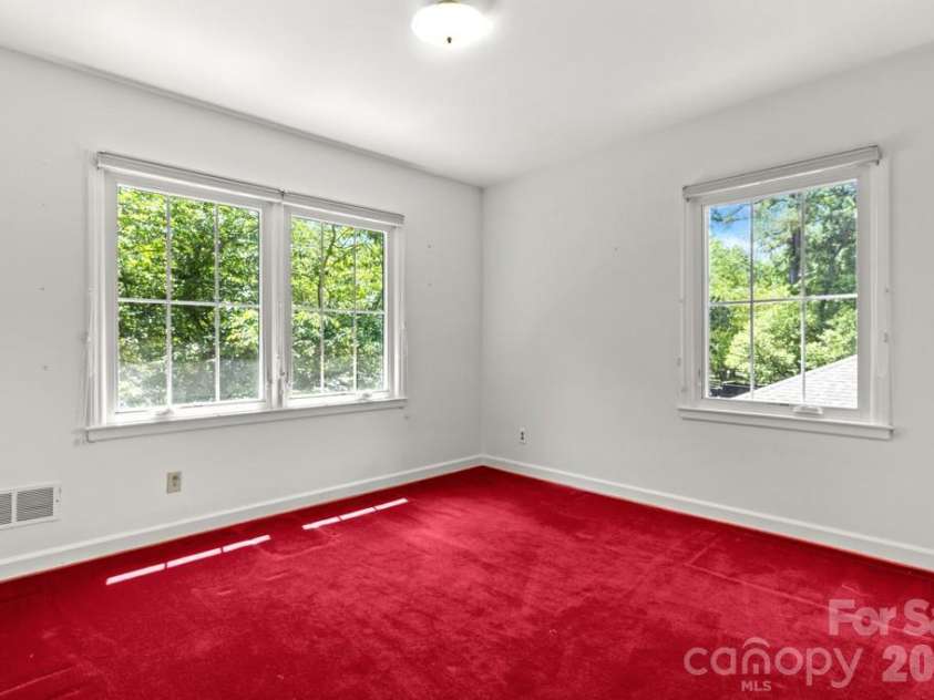 5335 Lansing Drive, Charlotte, NC 28270.  MLS# CAR4366820, YatesRealty ID 18600. 