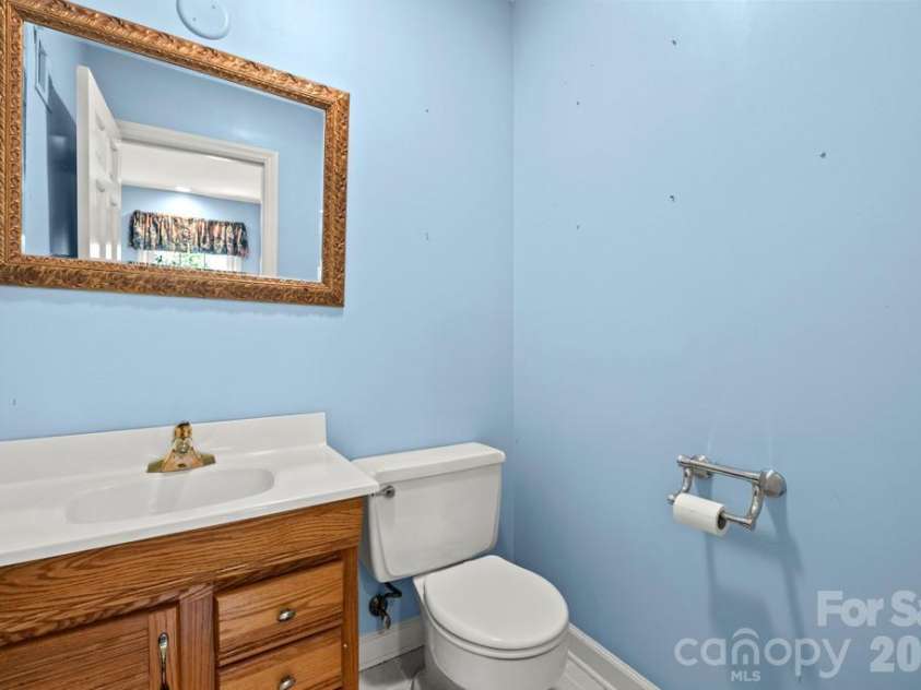 5335 Lansing Drive, Charlotte, NC 28270.  MLS# CAR4366820, YatesRealty ID 18600. 