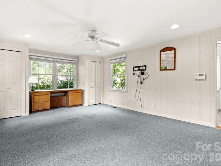 5335 Lansing Drive, Charlotte, NC 28270.  MLS# CAR4366820, YatesRealty ID 18600. 
