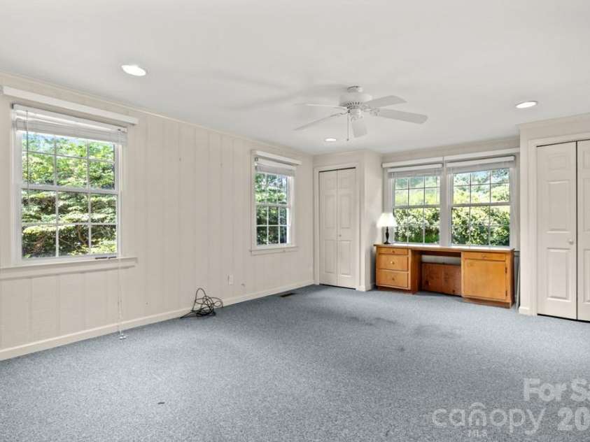 5335 Lansing Drive, Charlotte, NC 28270.  MLS# CAR4366820, YatesRealty ID 18600. 