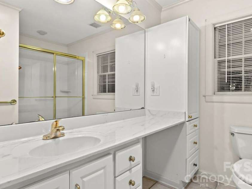 5335 Lansing Drive, Charlotte, NC 28270.  MLS# CAR4366820, YatesRealty ID 18600. 
