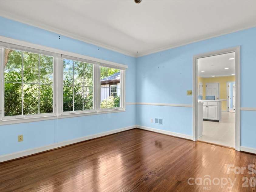 5335 Lansing Drive, Charlotte, NC 28270.  MLS# CAR4366820, YatesRealty ID 18600. 