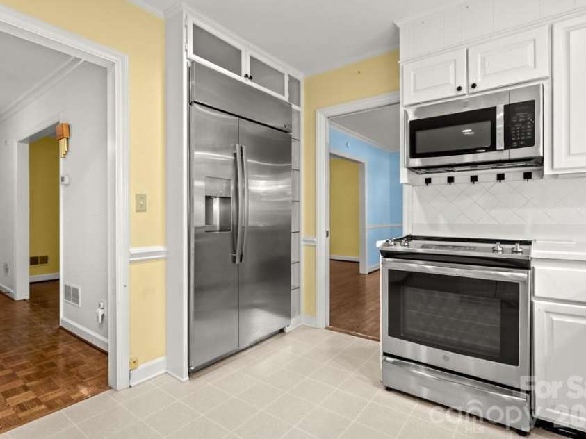 5335 Lansing Drive, Charlotte, NC 28270.  MLS# CAR4366820, YatesRealty ID 18600. 