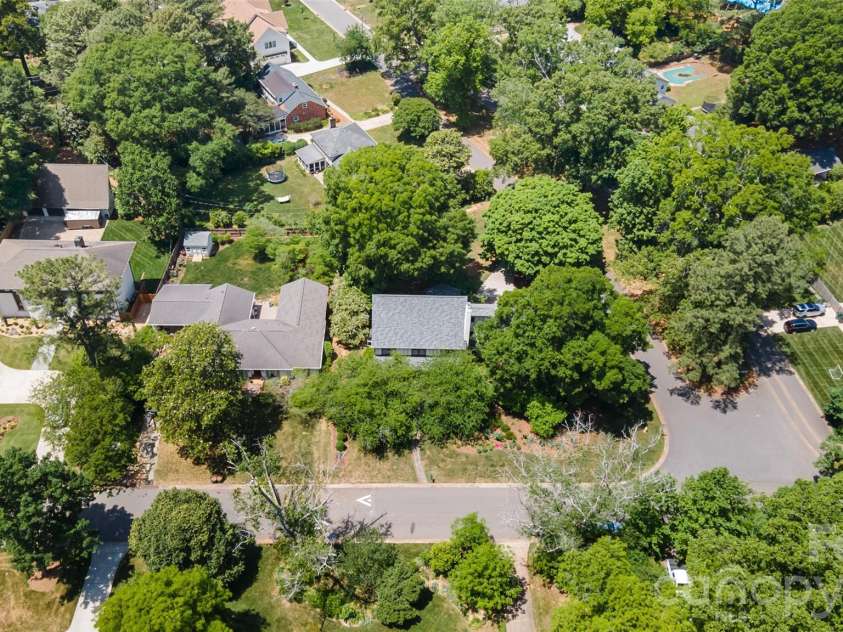 5335 Lansing Drive, Charlotte, NC 28270.  MLS# CAR4366820, YatesRealty ID 18600. 