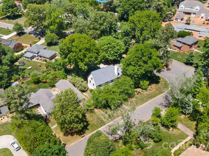 5335 Lansing Drive, Charlotte, NC 28270.  MLS# CAR4366820, YatesRealty ID 18600. 