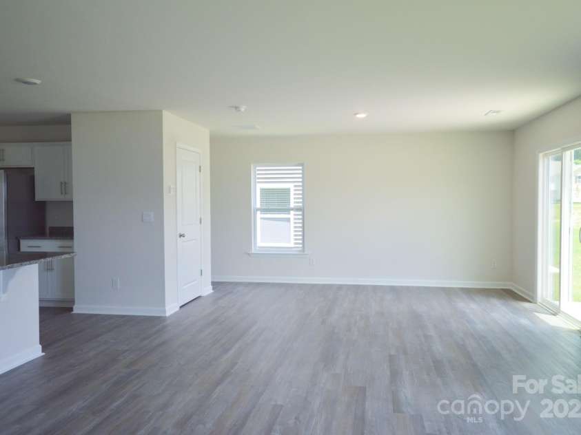 40 Lillian Lane, Hendersonville, NC 28792.  MLS# CAR4269512, YatesRealty ID 18601. 