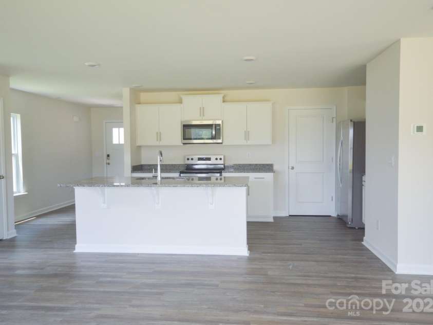 40 Lillian Lane, Hendersonville, NC 28792.  MLS# CAR4269512, YatesRealty ID 18601. 