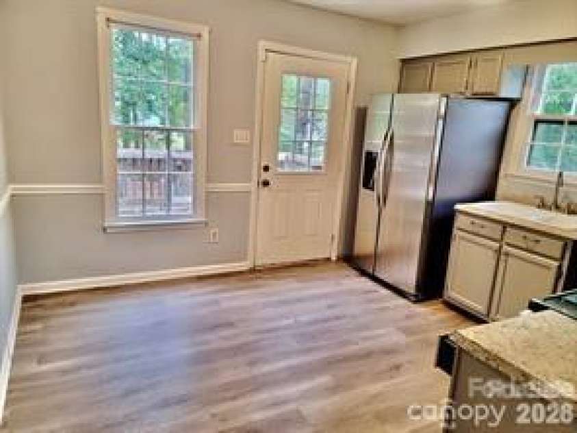 6414 Rockshire Drive, Charlotte, NC 28227.  MLS# CAR4359520, YatesRealty ID 18601. 