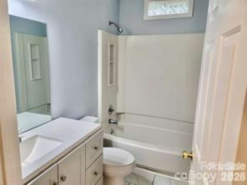 6414 Rockshire Drive, Charlotte, NC 28227.  MLS# CAR4359520, YatesRealty ID 18601. 
