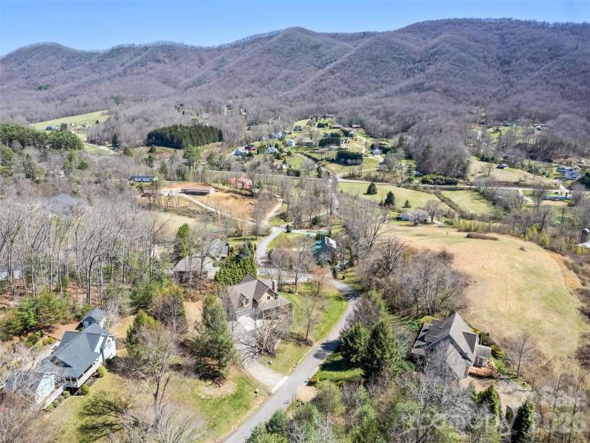 184 Silent Forest Drive, Canton, NC 28716.  MLS# CAR4361756, YatesRealty ID 18603. 