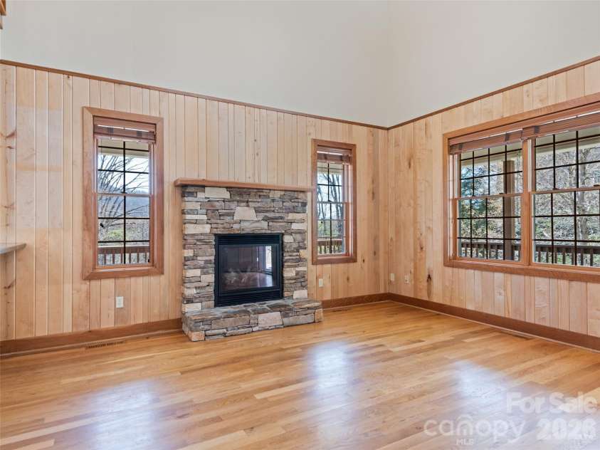 184 Silent Forest Drive, Canton, NC 28716.  MLS# CAR4361756, YatesRealty ID 18603. 