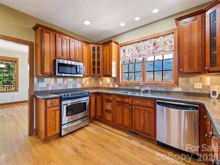 184 Silent Forest Drive, Canton, NC 28716.  MLS# CAR4361756, YatesRealty ID 18603. 