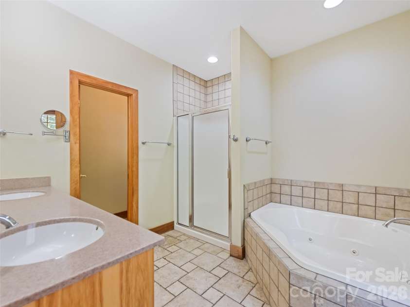184 Silent Forest Drive, Canton, NC 28716.  MLS# CAR4361756, YatesRealty ID 18603. 