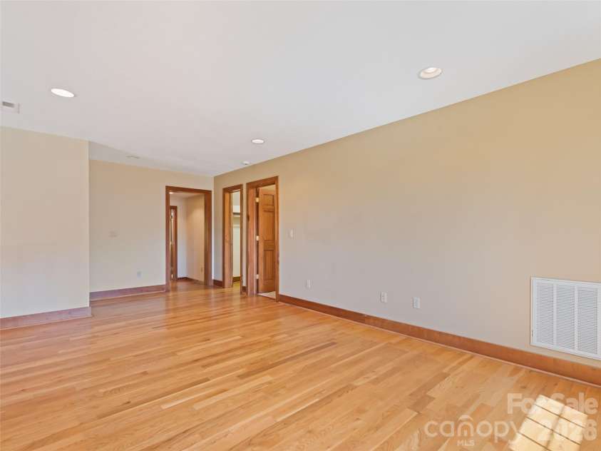 184 Silent Forest Drive, Canton, NC 28716.  MLS# CAR4361756, YatesRealty ID 18603. 