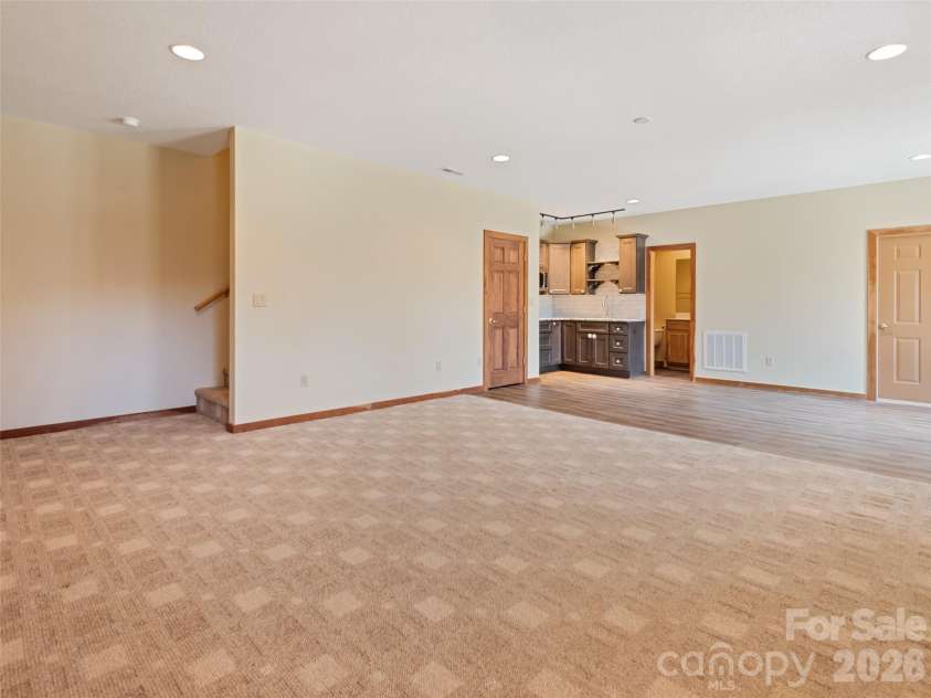 184 Silent Forest Drive, Canton, NC 28716.  MLS# CAR4361756, YatesRealty ID 18603. 