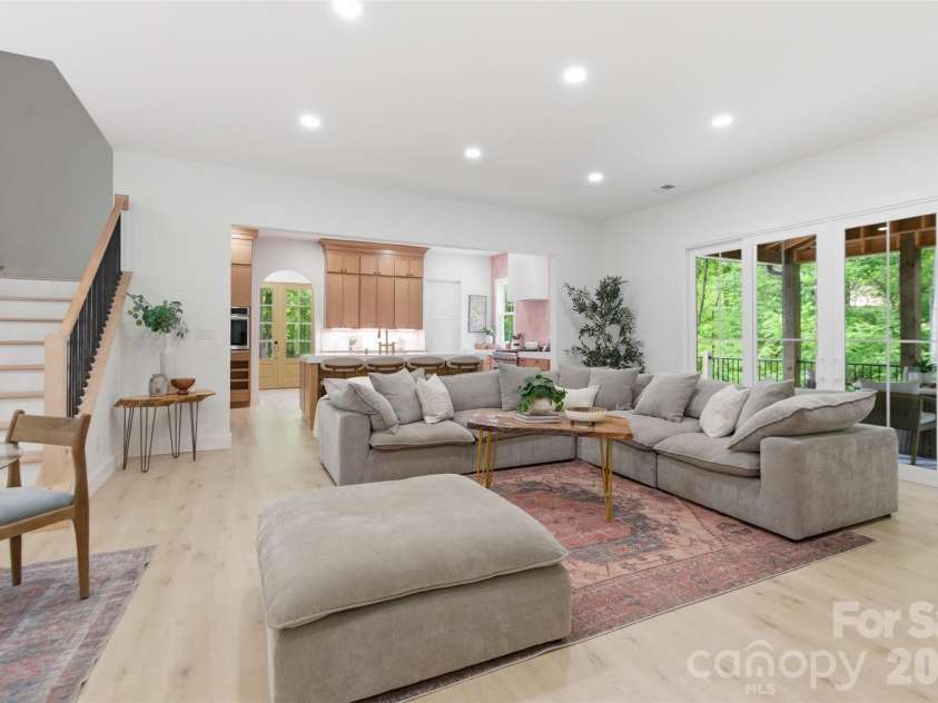 1321 Gateshead Lane, Matthews, NC 28105.  MLS# CAR4376384, YatesRealty ID 18604. 