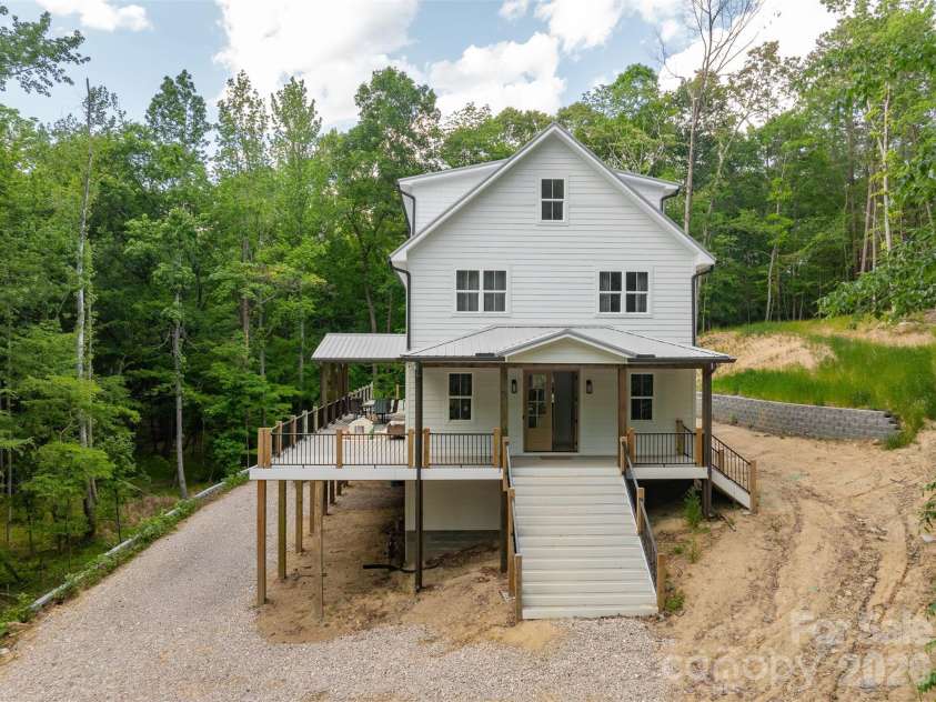 1321 Gateshead Lane, Matthews, NC 28105.  MLS# CAR4376384, YatesRealty ID 18604. 