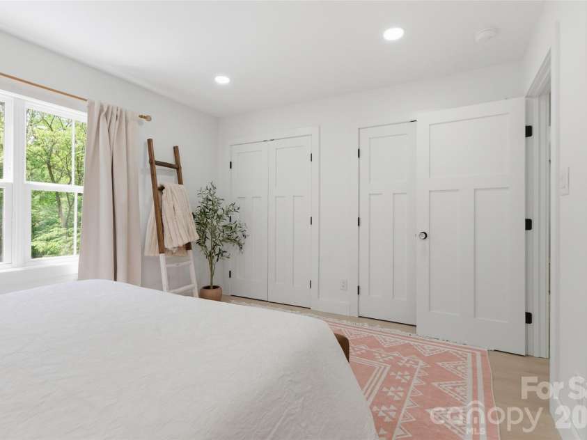 1321 Gateshead Lane, Matthews, NC 28105.  MLS# CAR4376384, YatesRealty ID 18604. Bedroom