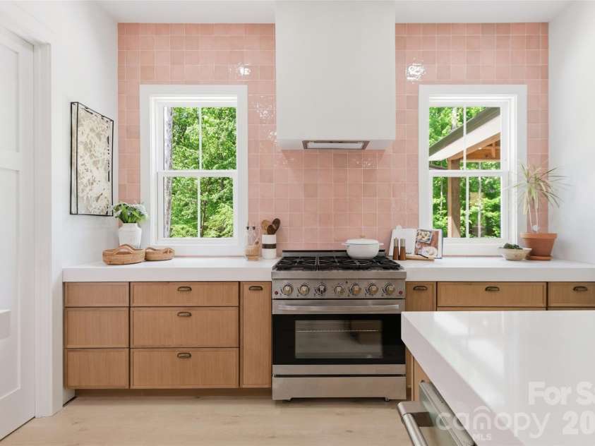 1321 Gateshead Lane, Matthews, NC 28105.  MLS# CAR4376384, YatesRealty ID 18604. Can customize kitchen