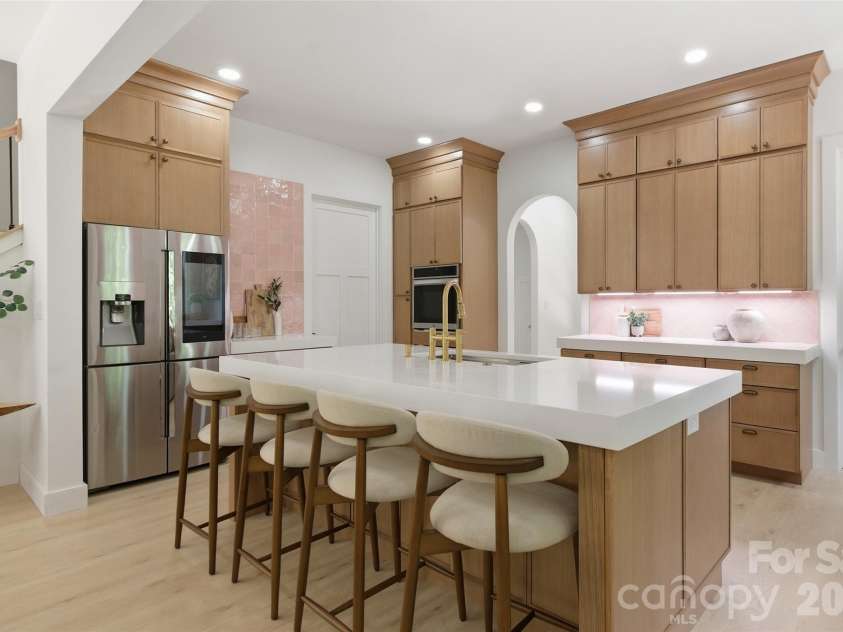 1321 Gateshead Lane, Matthews, NC 28105.  MLS# CAR4376384, YatesRealty ID 18604. Can customize kitchen