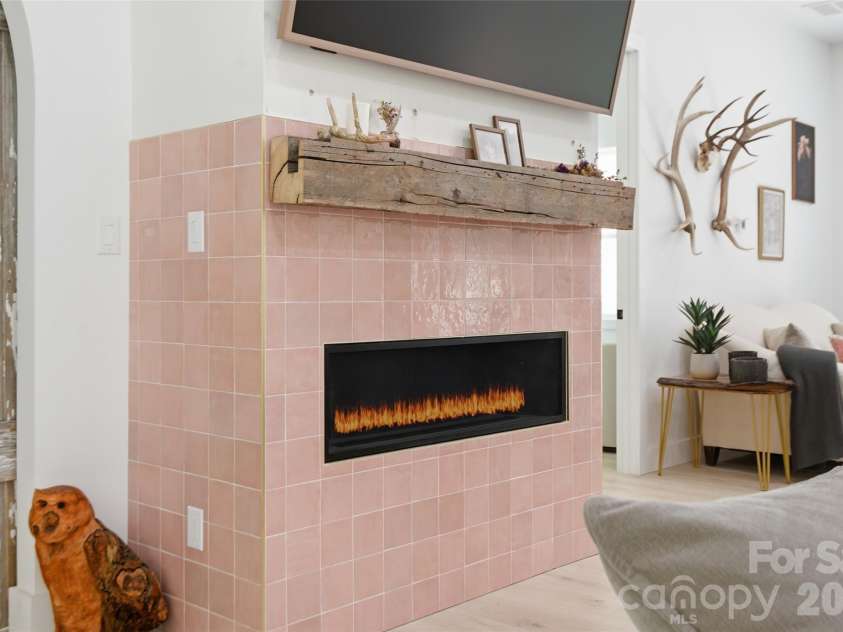 1321 Gateshead Lane, Matthews, NC 28105.  MLS# CAR4376384, YatesRealty ID 18604. Customizable fireplace