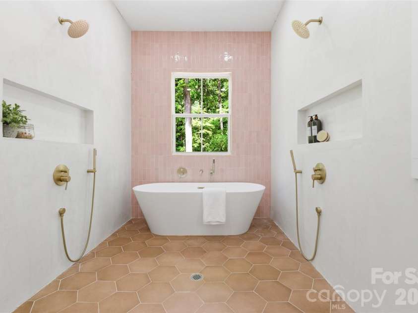 1321 Gateshead Lane, Matthews, NC 28105.  MLS# CAR4376384, YatesRealty ID 18604. Customizable Primary Bathroom