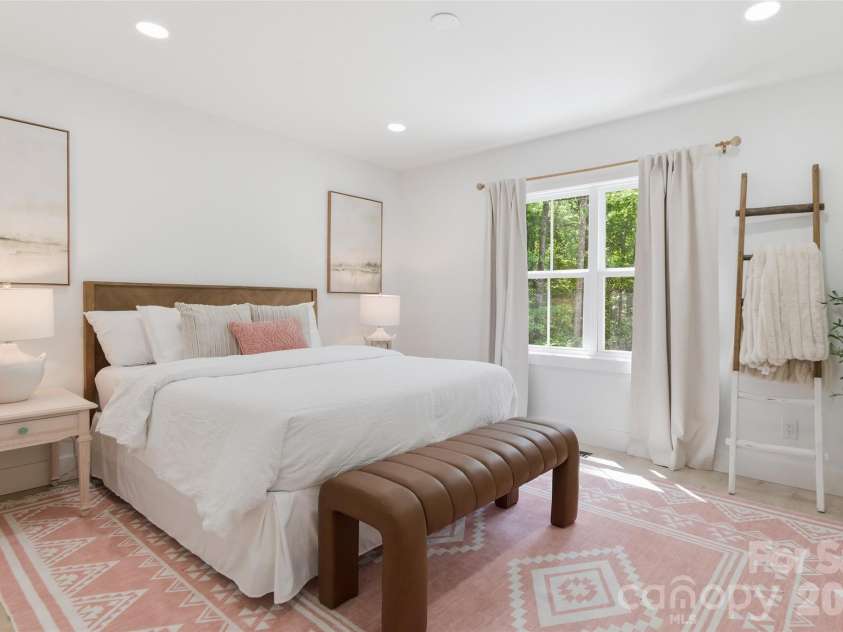 1325 Gateshead Lane, Matthews, NC 28105.  MLS# CAR4376786, YatesRealty ID 18605. Bedroom