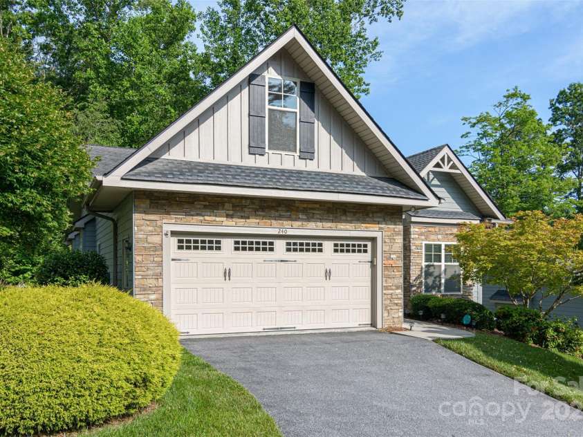 240 Waterside Drive, Hendersonville, NC 28791.  MLS# CAR4268886, YatesRealty ID 18606. 