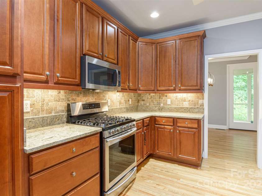 240 Waterside Drive, Hendersonville, NC 28791.  MLS# CAR4268886, YatesRealty ID 18606. 