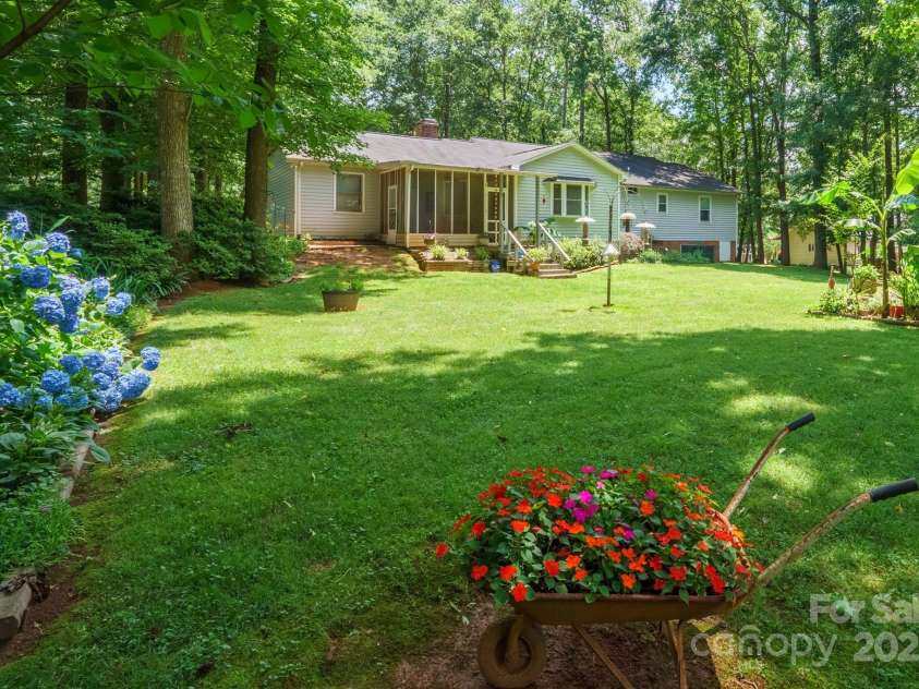 116 April Lane, Dallas, NC 28034.  MLS# CAR4268209, YatesRealty ID 18607. 