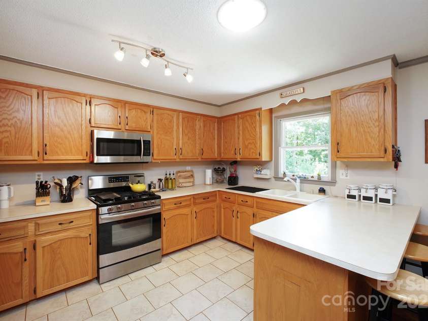 116 April Lane, Dallas, NC 28034.  MLS# CAR4268209, YatesRealty ID 18607. 