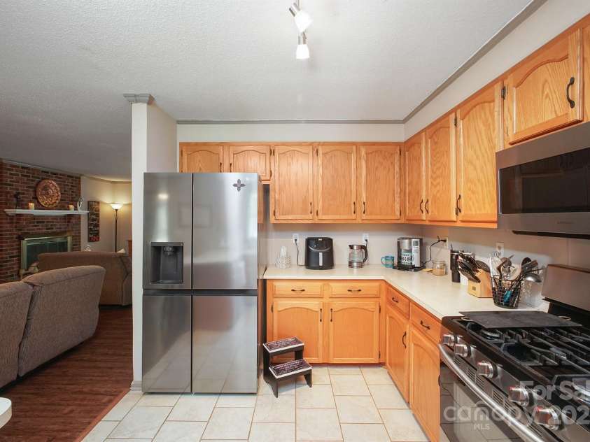 116 April Lane, Dallas, NC 28034.  MLS# CAR4268209, YatesRealty ID 18607. 