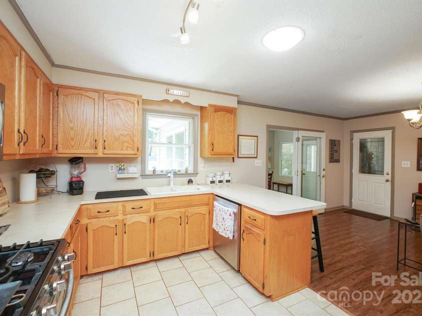 116 April Lane, Dallas, NC 28034.  MLS# CAR4268209, YatesRealty ID 18607. 