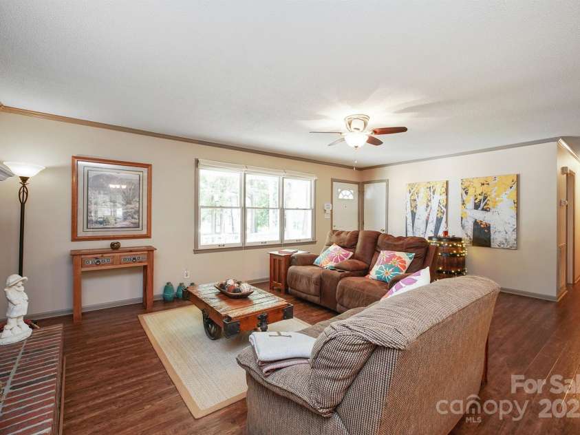 116 April Lane, Dallas, NC 28034.  MLS# CAR4268209, YatesRealty ID 18607. 