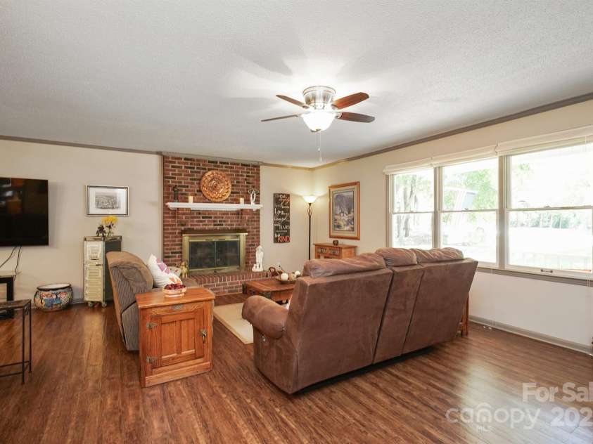 116 April Lane, Dallas, NC 28034.  MLS# CAR4268209, YatesRealty ID 18607. 