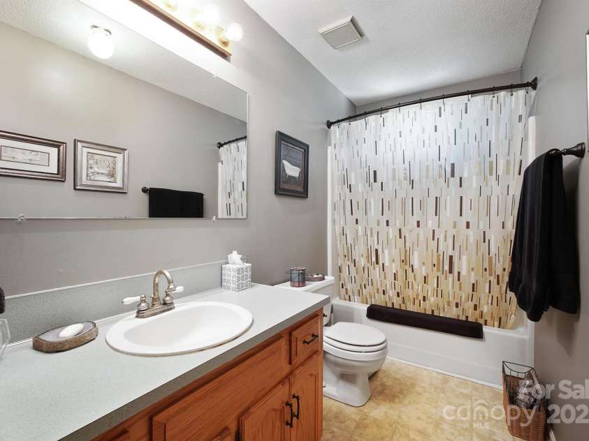 116 April Lane, Dallas, NC 28034.  MLS# CAR4268209, YatesRealty ID 18607. 