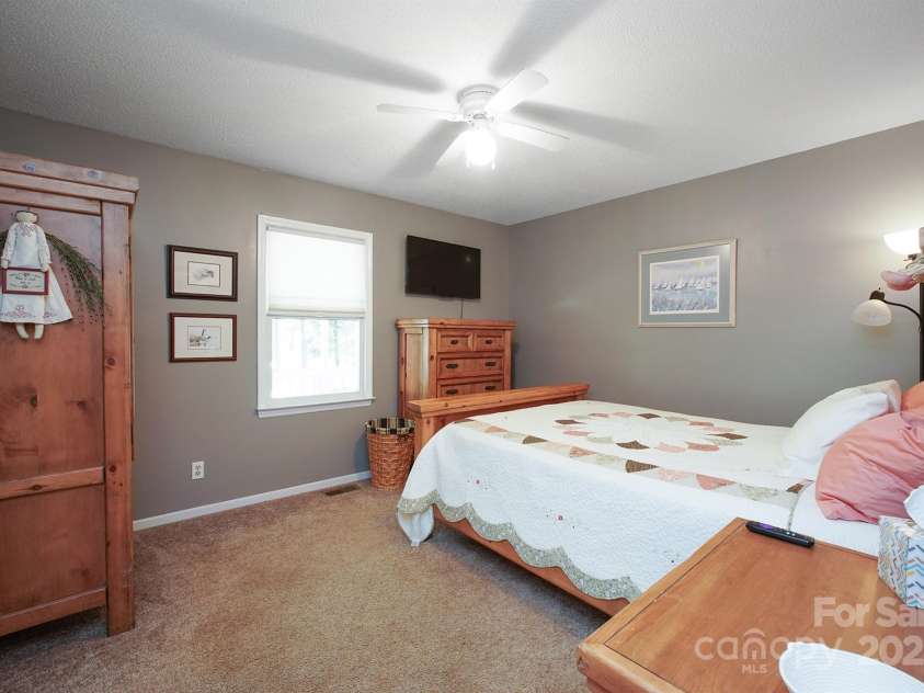 116 April Lane, Dallas, NC 28034.  MLS# CAR4268209, YatesRealty ID 18607. 