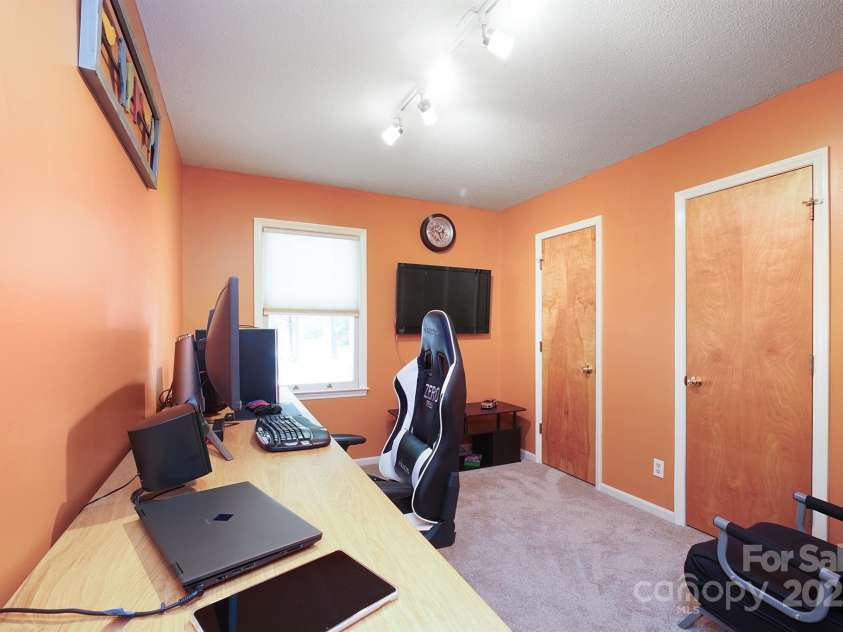 116 April Lane, Dallas, NC 28034.  MLS# CAR4268209, YatesRealty ID 18607. 