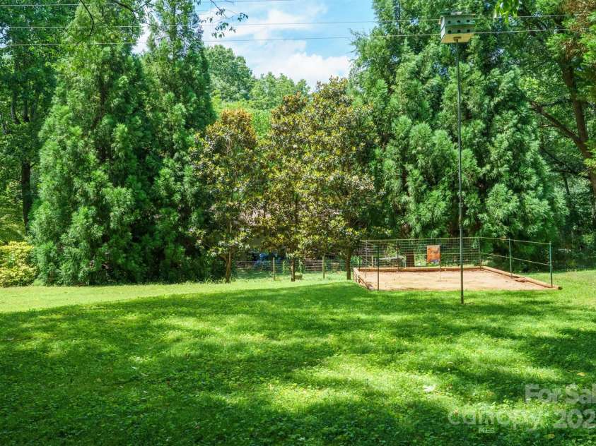 116 April Lane, Dallas, NC 28034.  MLS# CAR4268209, YatesRealty ID 18607. 