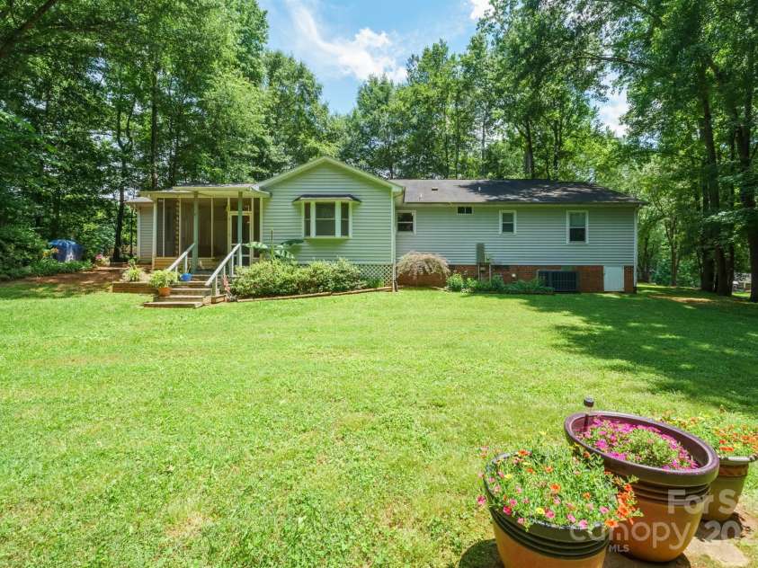 116 April Lane, Dallas, NC 28034.  MLS# CAR4268209, YatesRealty ID 18607. 