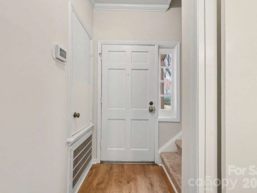 5947 Quail Hollow Road, Charlotte, NC 28210.  MLS# CAR4340931, YatesRealty ID 18607. 