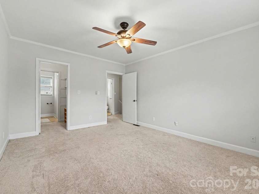 5947 Quail Hollow Road, Charlotte, NC 28210.  MLS# CAR4340931, YatesRealty ID 18607. 