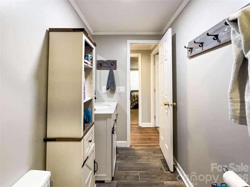 7706 Davis Road, Waxhaw, NC 28173.  MLS# CAR4360751, YatesRealty ID 18608. 