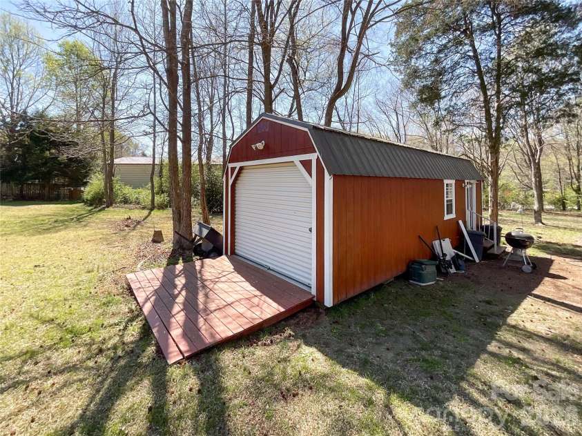 7706 Davis Road, Waxhaw, NC 28173.  MLS# CAR4360751, YatesRealty ID 18608. 