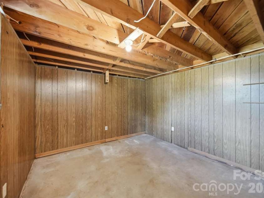 2532 Old Trenton Place, Lenoir, NC 28645.  MLS# CAR4374761, YatesRealty ID 18609. 