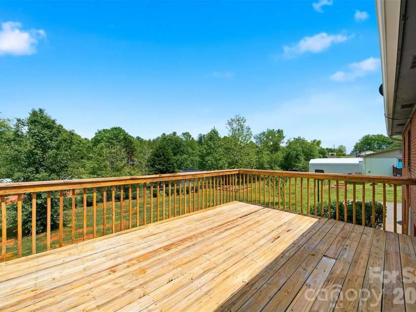 2532 Old Trenton Place, Lenoir, NC 28645.  MLS# CAR4374761, YatesRealty ID 18609. 